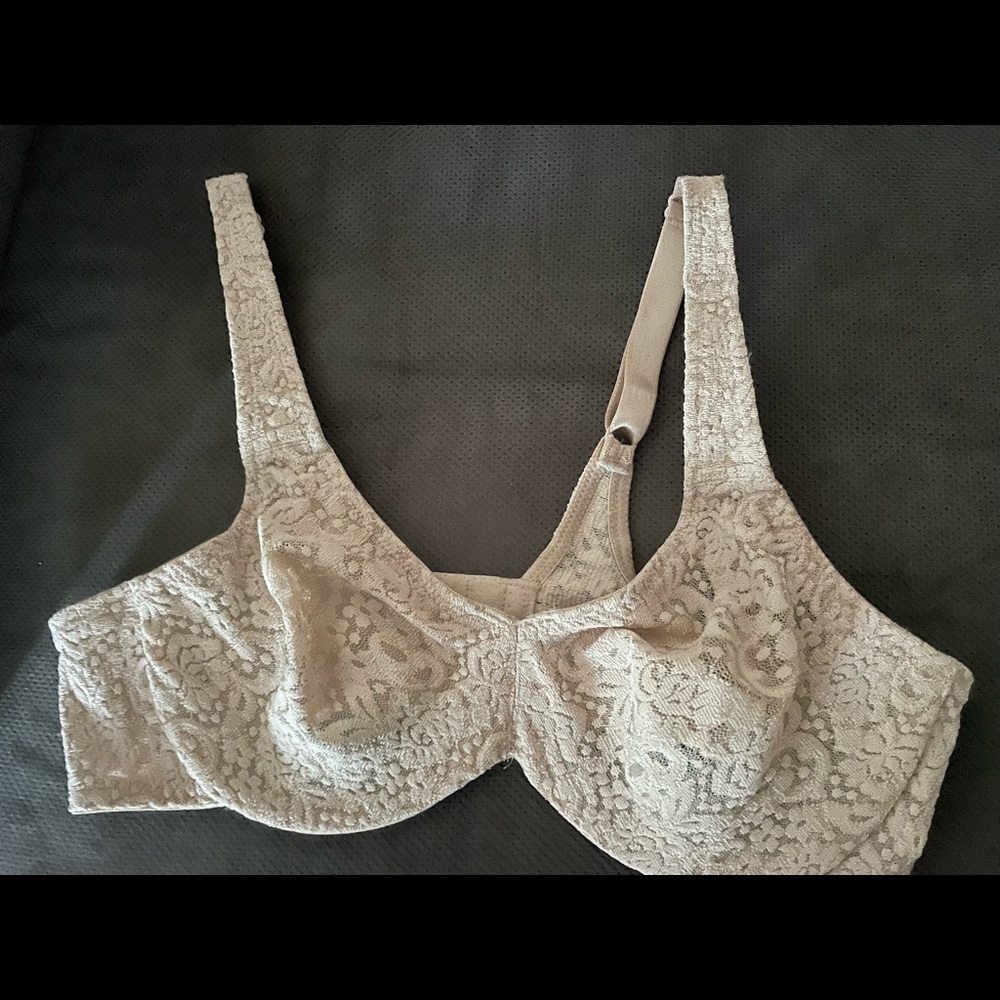 Wacoal 34 c  Halo  nude   Like new condition